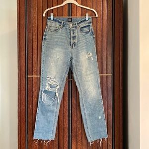 BDG URBAN OUTFITTERS SLIM STRAIGHT DISTRESSED JEANS